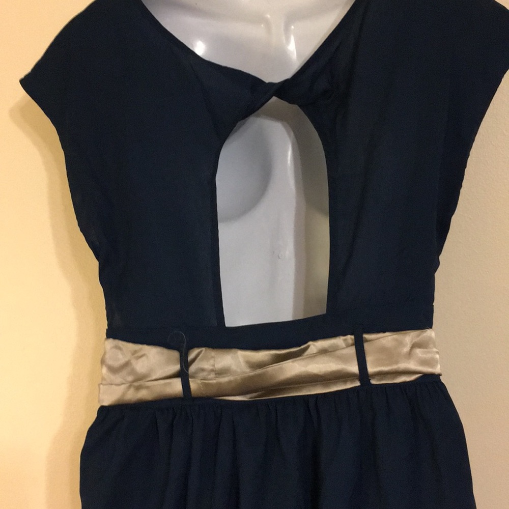 Dress - Picture 5 of 5